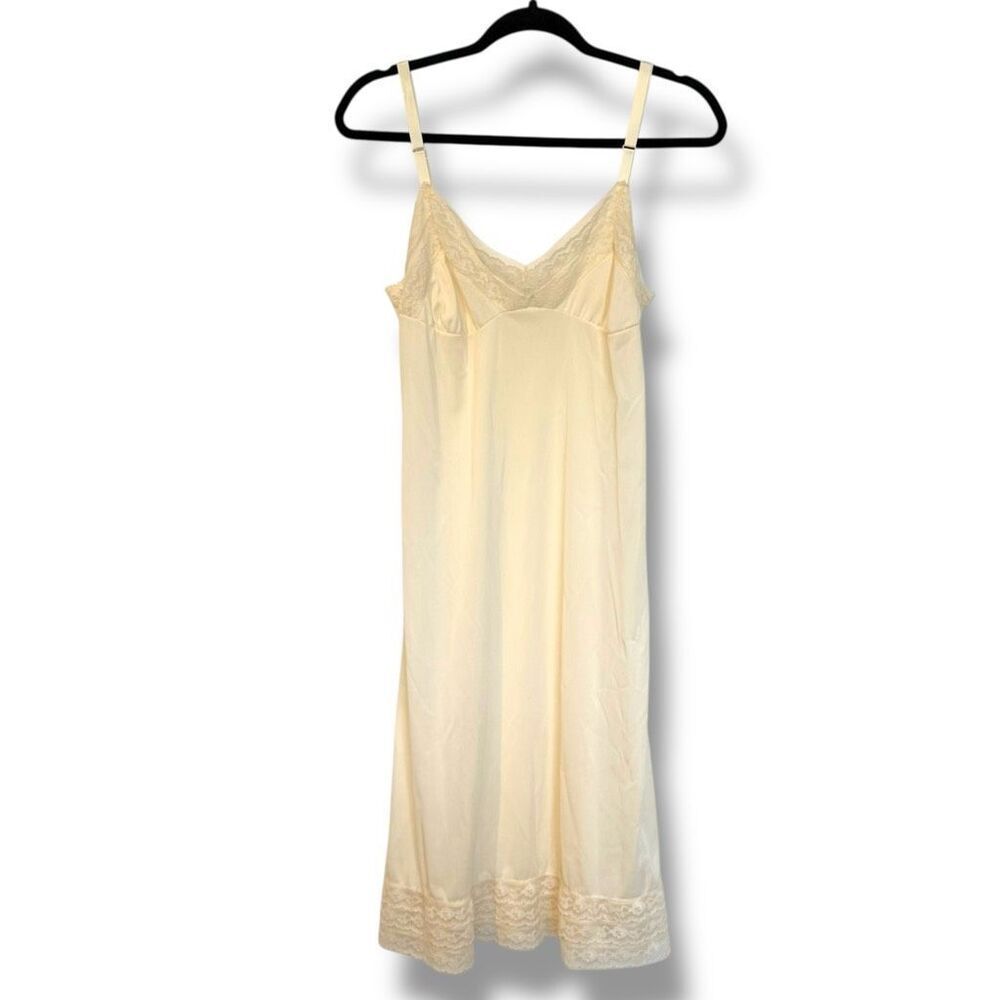 Vintage Philmaid Cream Full Slip Dress Women’s Size 36 Lace Detail